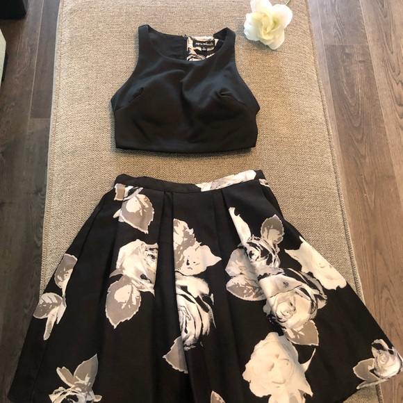 SUPER CUTE! ❤️ black,whites & grey two-piece dress - Picture 2 of 2